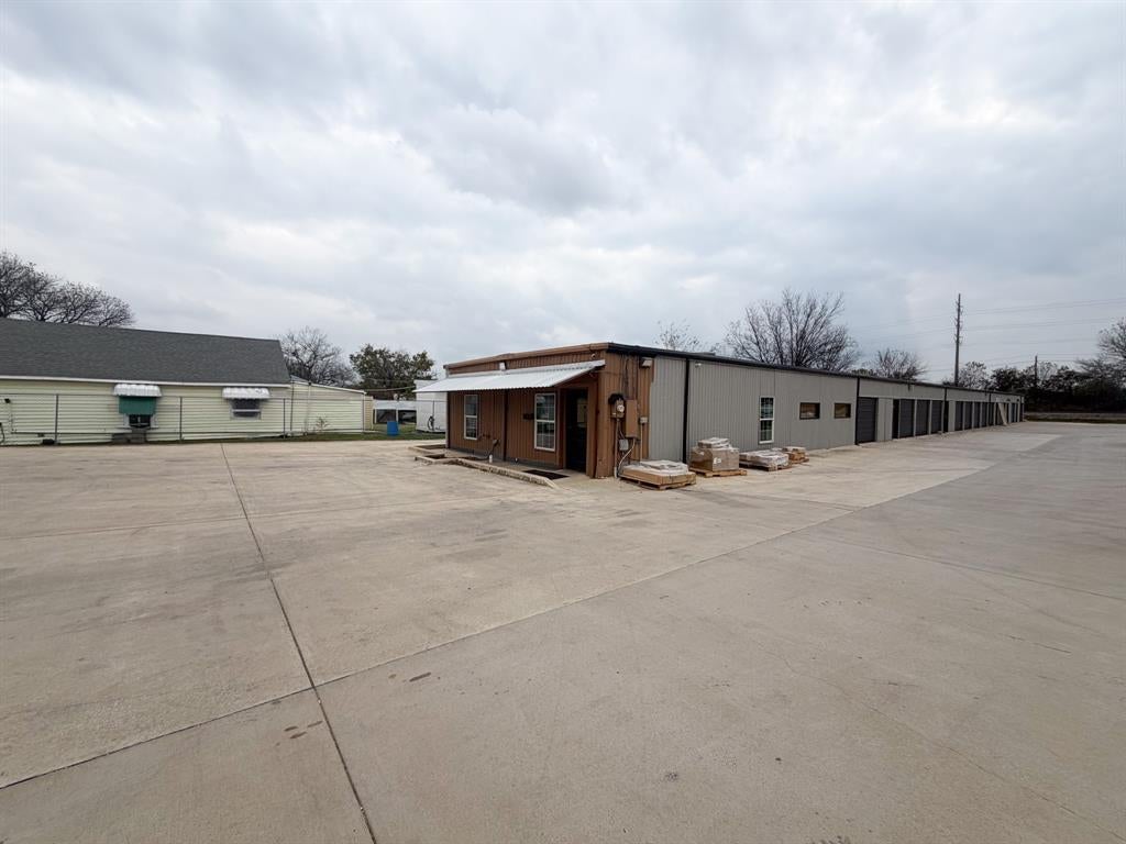2103 S Kaufman Street — photo