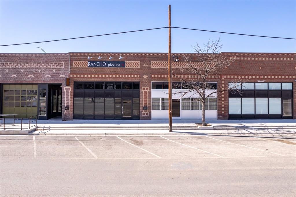 414 S Commerical Avenue — photo