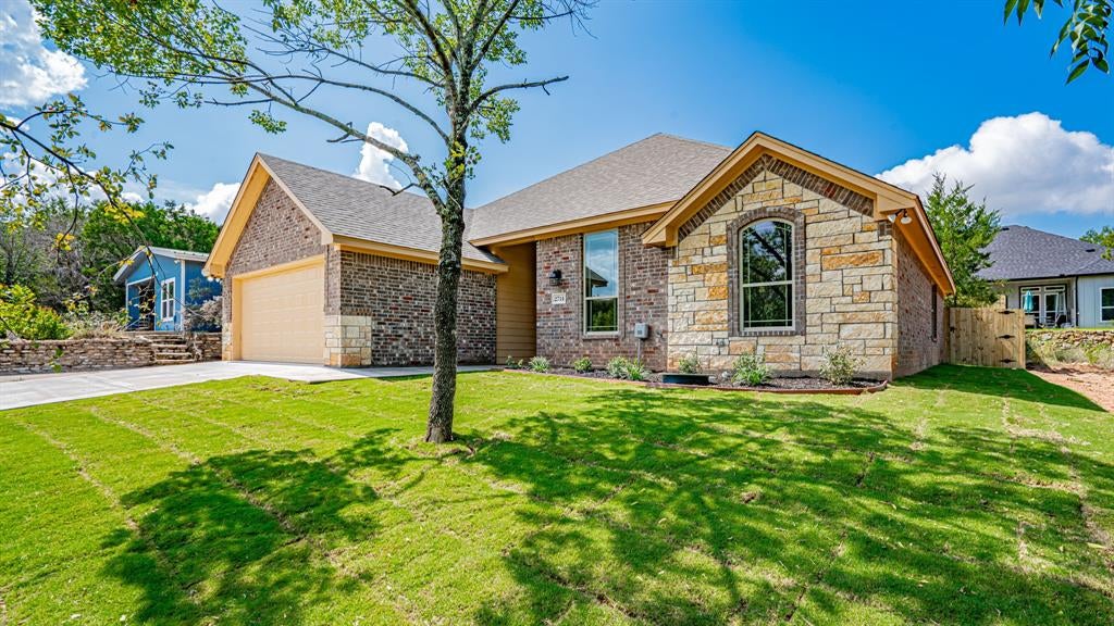 2714 Austin Drive — photo