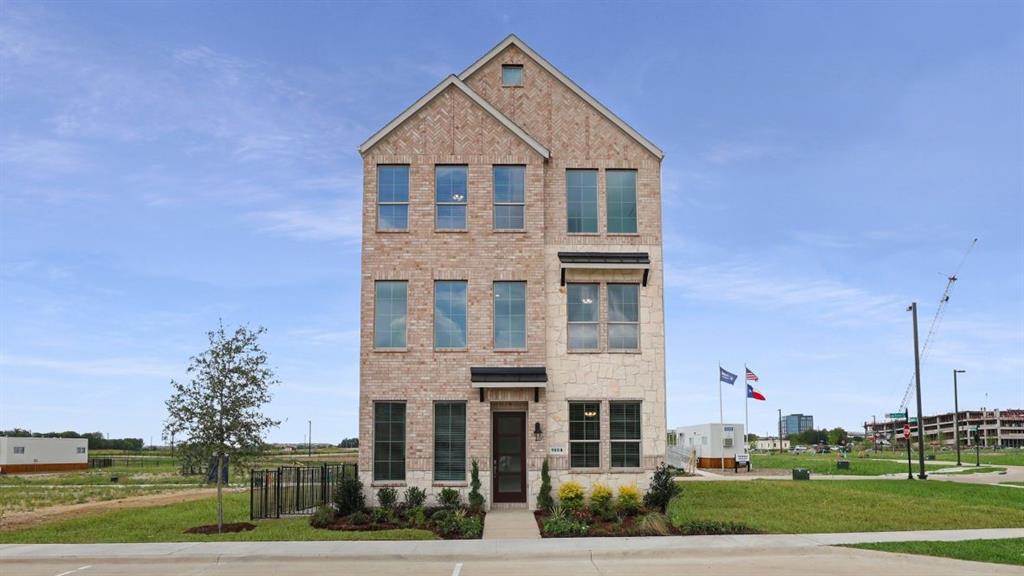 1502 Lake District Drive — photo