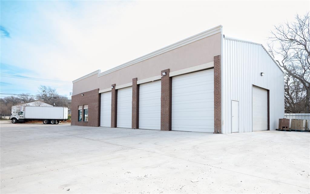 535 W Kennedale Parkway — photo