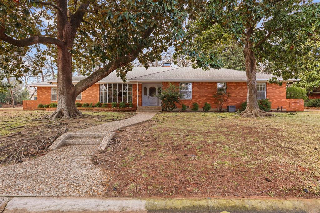 2218 Southridge Drive — photo