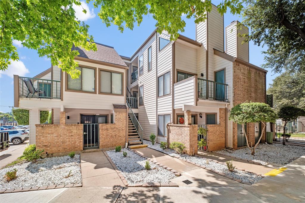 2310 Bamboo Drive J207 — photo