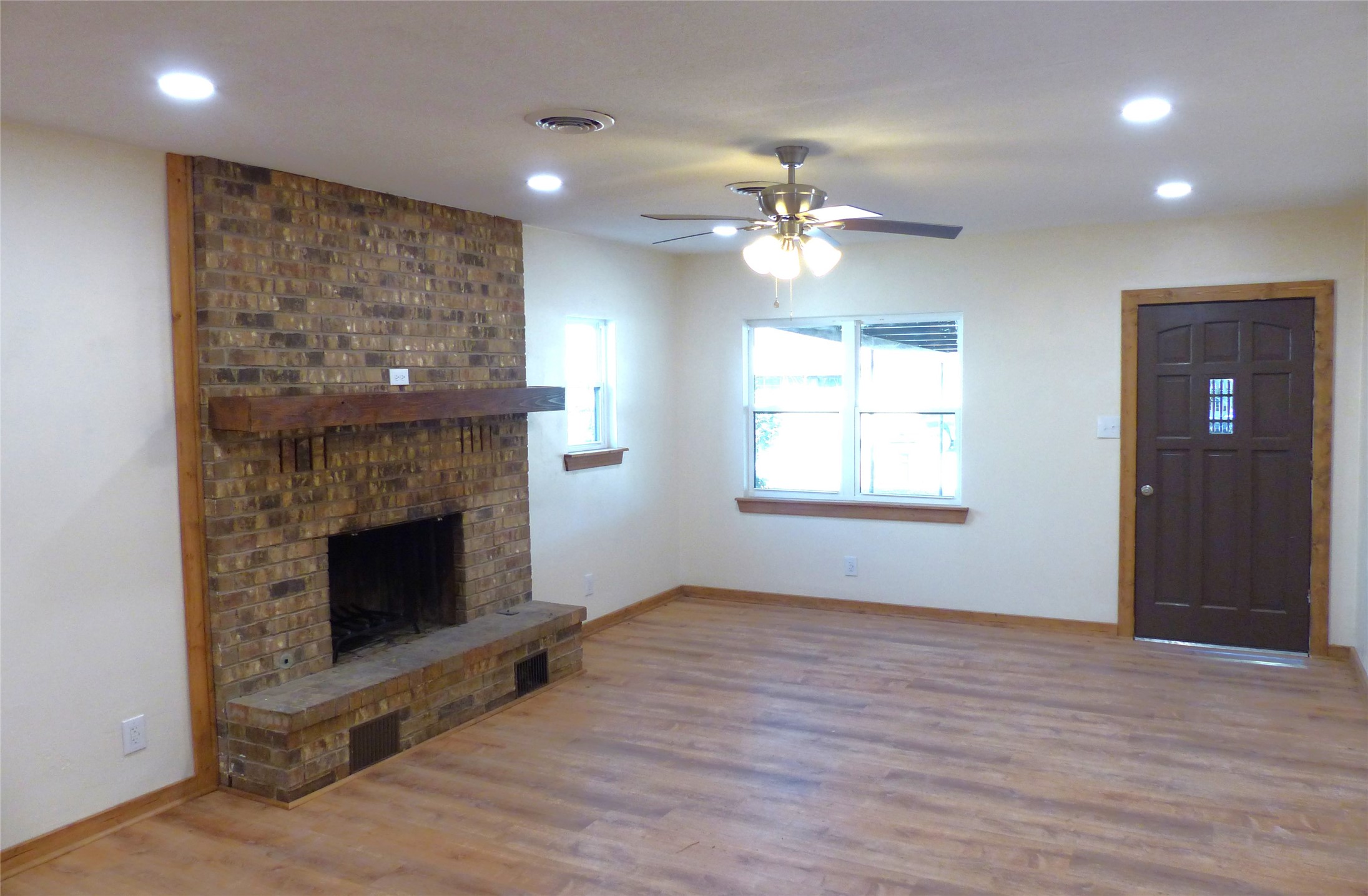 1922 S Pine, Brady, TX 76825 — photo 2