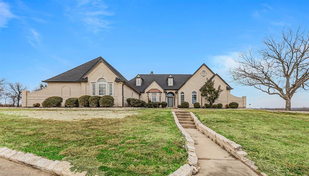 15183 Valley View — photo