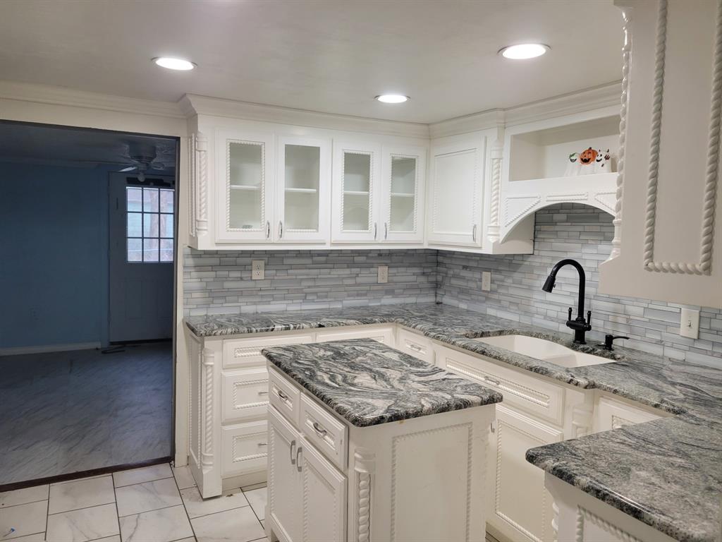 924 N Clements Street — photo