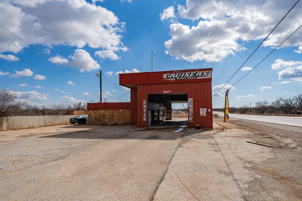 2132 US Highway 277 S — photo