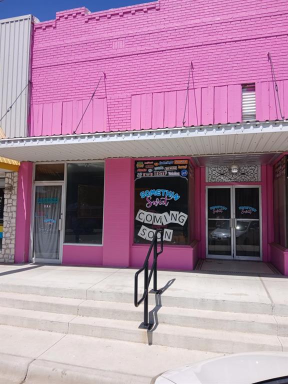 108 S Commercial Avenue — photo