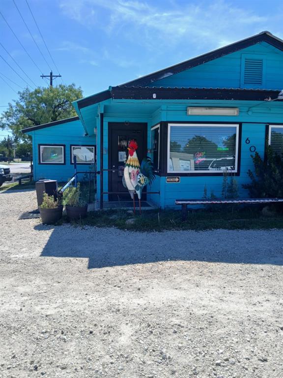 601 S Commercial Avenue — photo