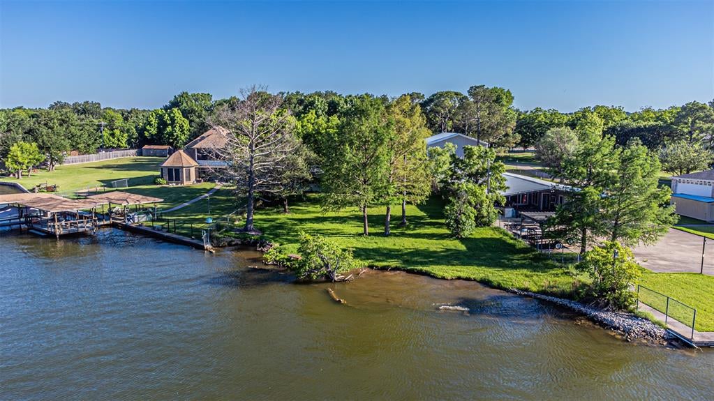 1712 Island Village Court — photo