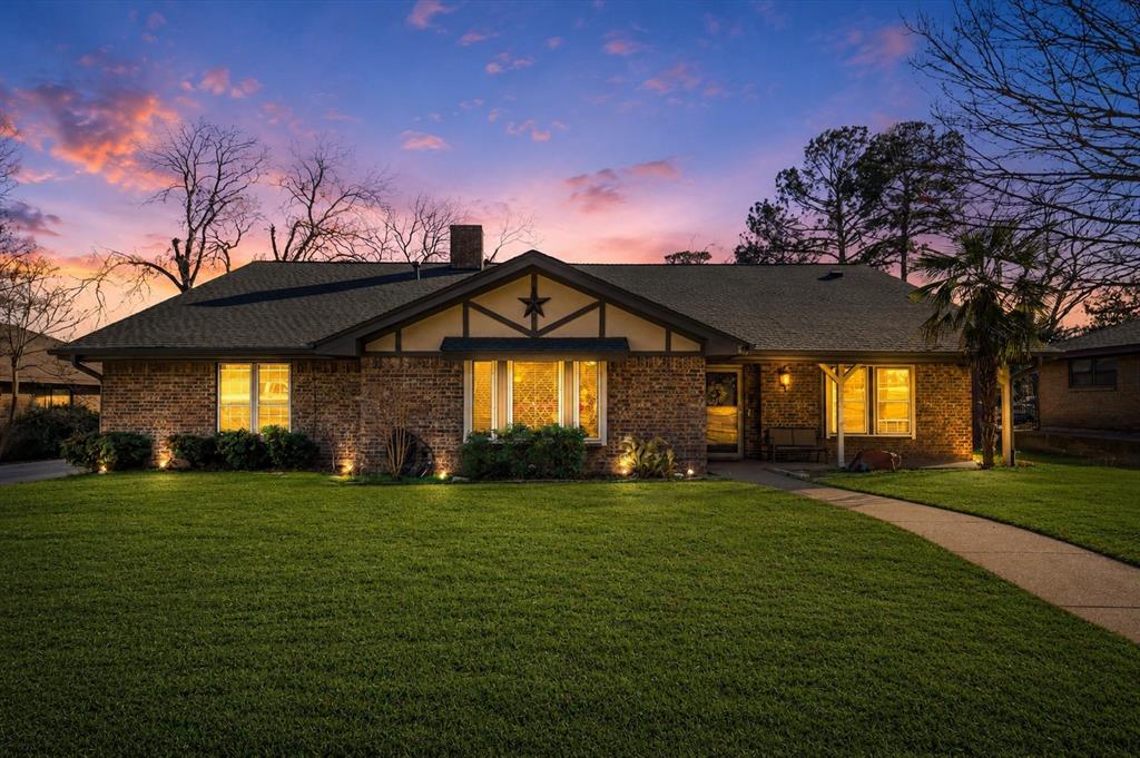 2206 Oak Forest Court — photo