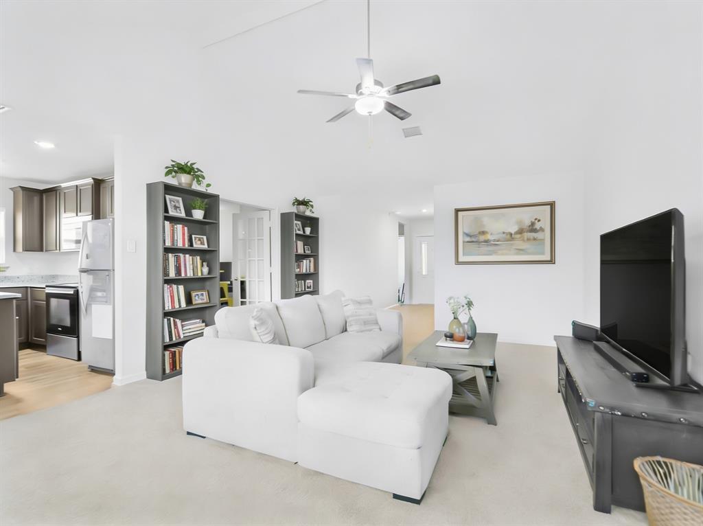 9949 Voyager Lane — photo