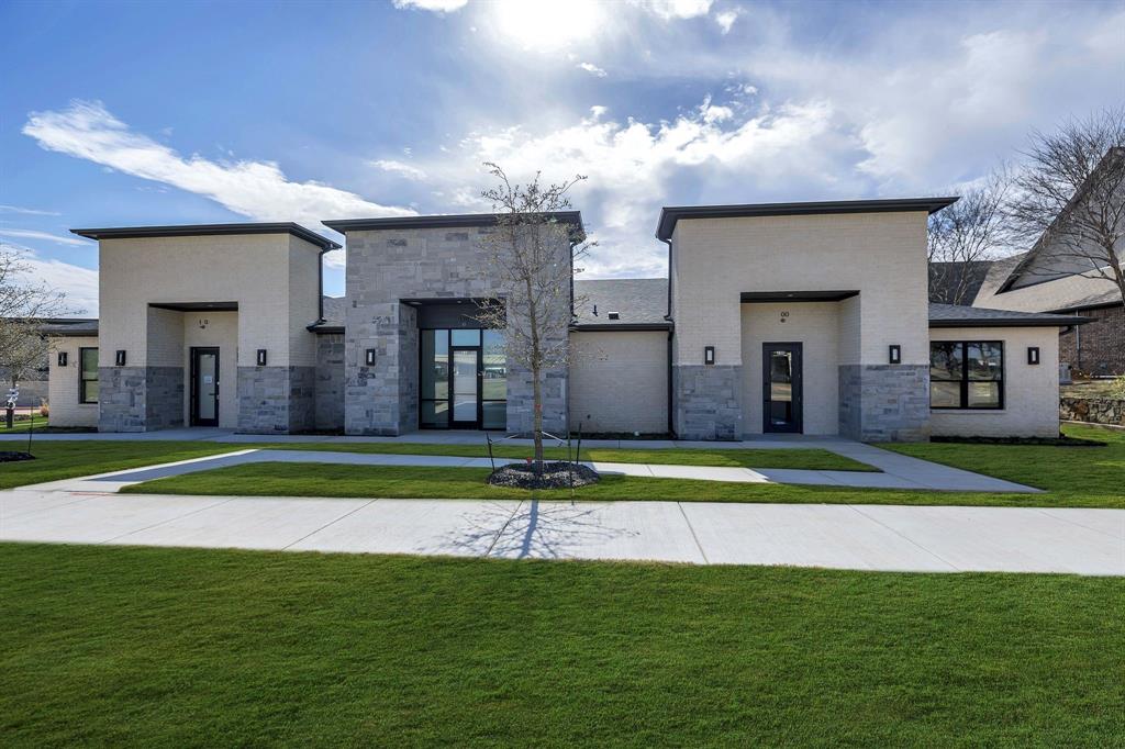 1701 Fountainview Drive — photo
