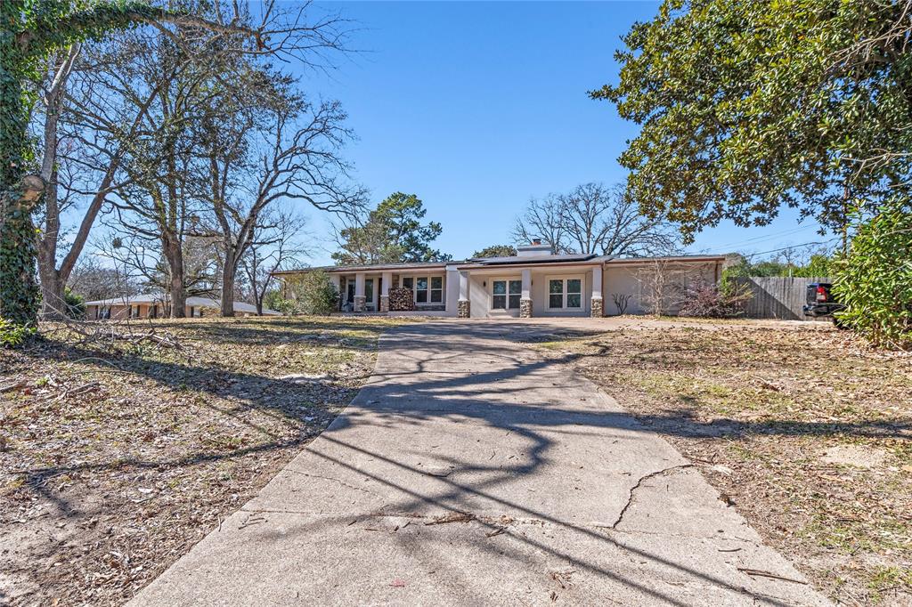 400 W Cayuga Drive — photo