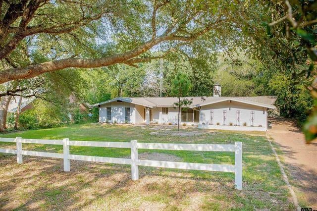 439 N Lone Star — photo