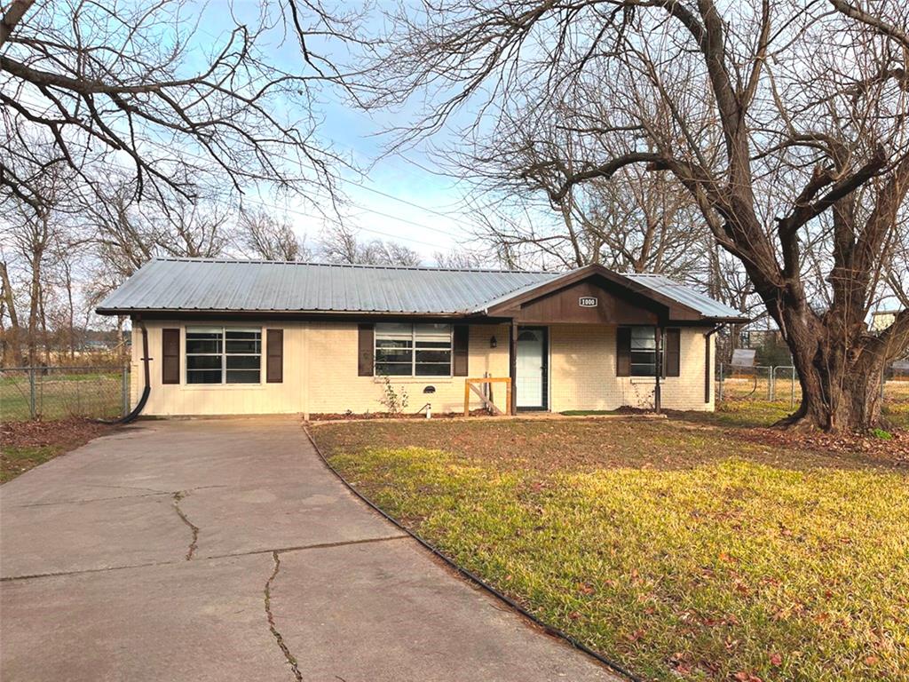 1000 S Andrea Drive — photo