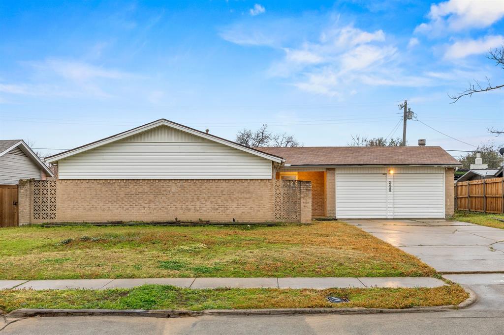 2438 Lasalle Drive — photo