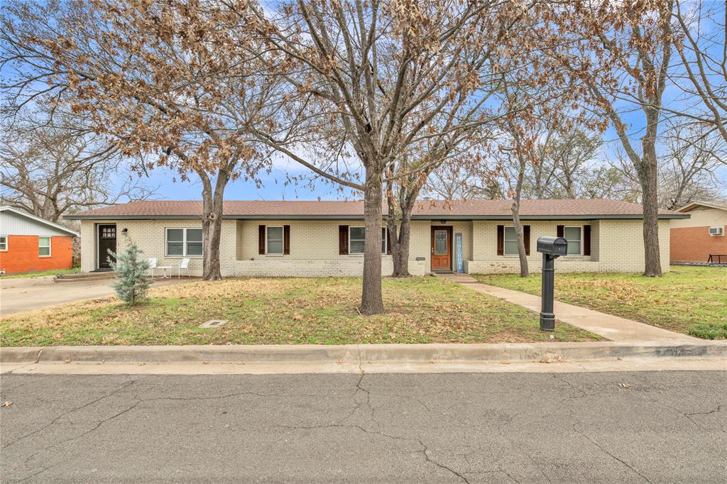 801 Arliss Drive — photo