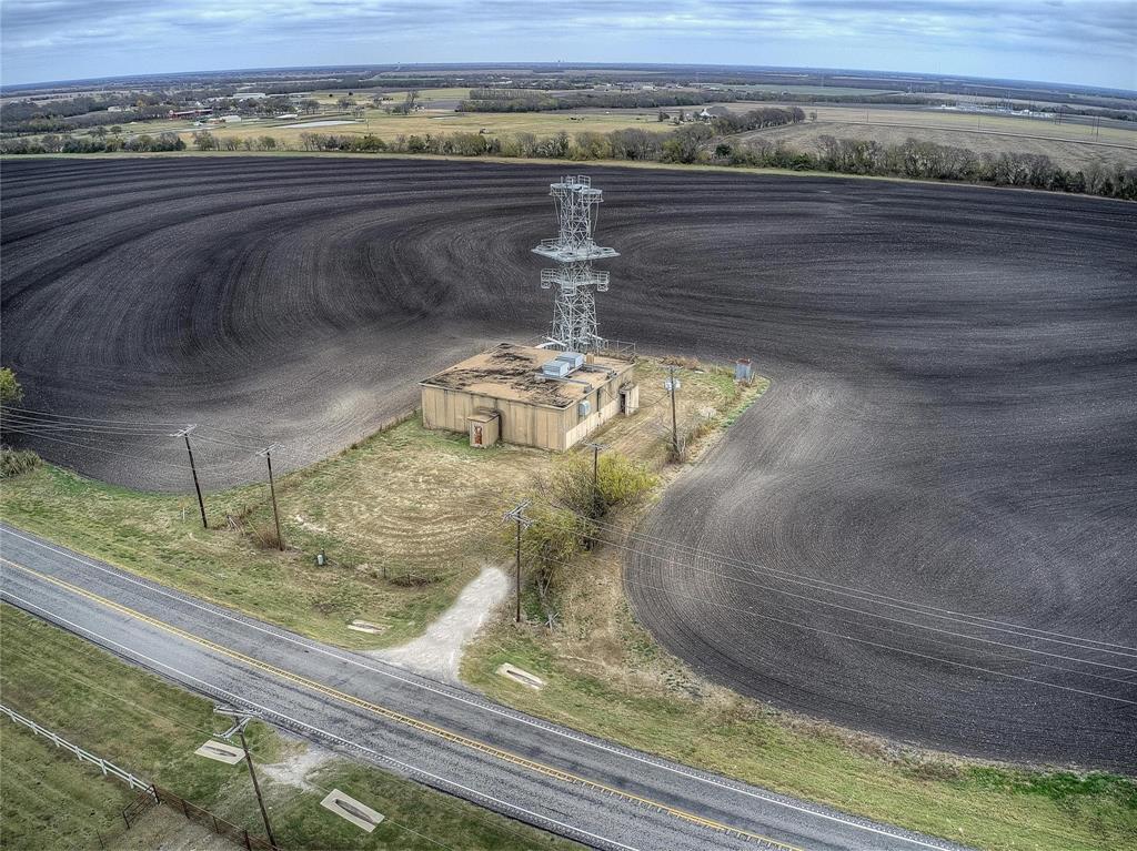 550 S FM 1138 — photo