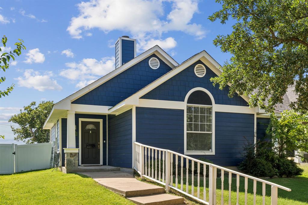 1425 Devonshire Drive — photo