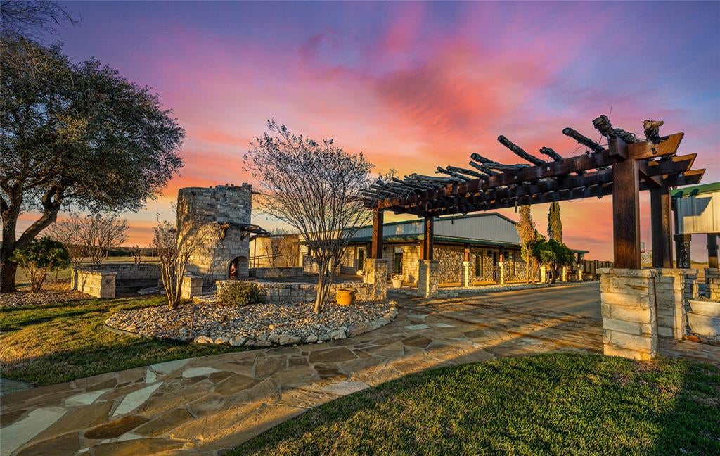 2820 Talbert Ranch Road — photo