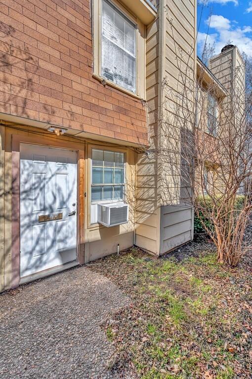 2409 Macarthur Drive — photo