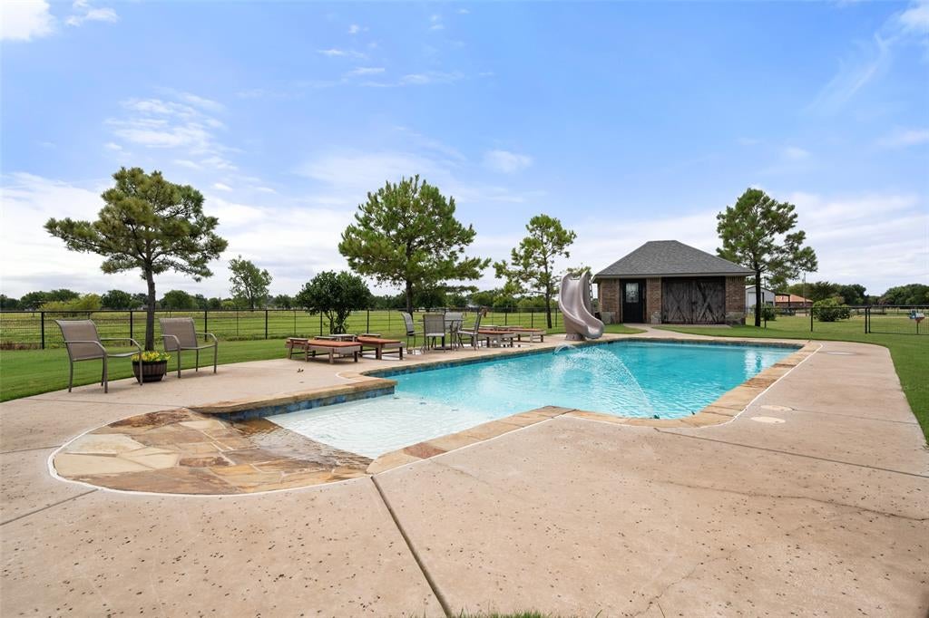606 Sunset Point — photo