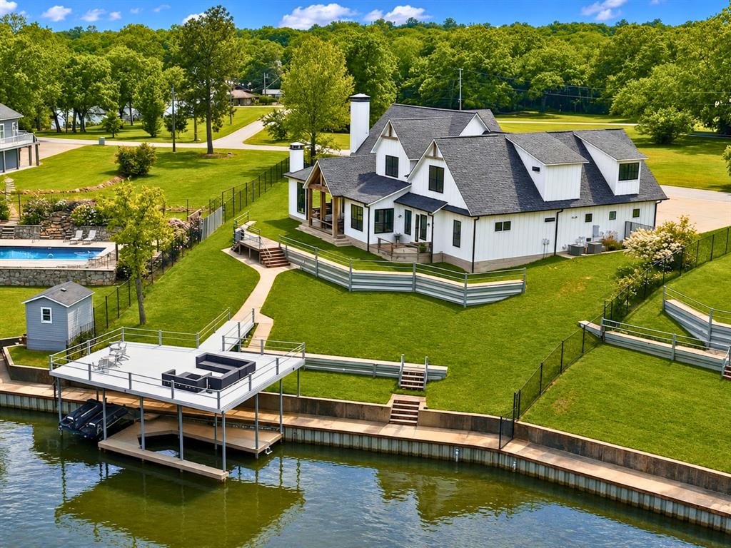 205 Oak Creek Drive — photo