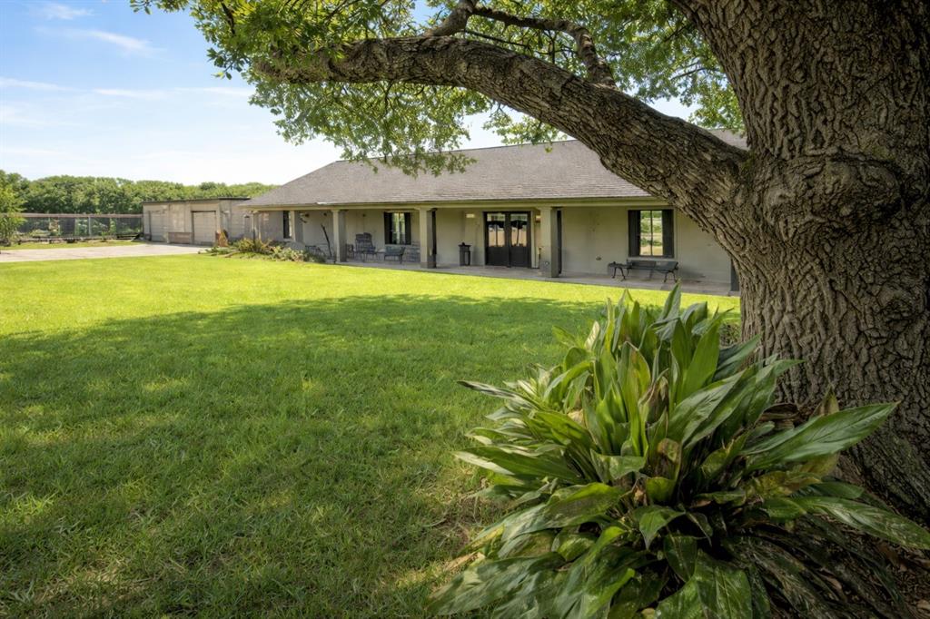 1083 Holmes Drive — photo