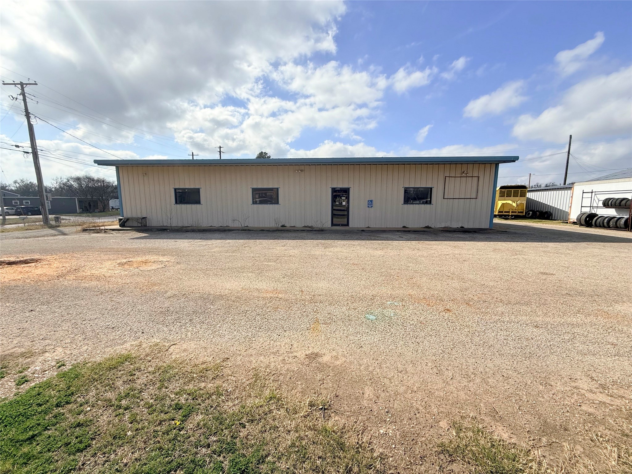 328 E Coke Road — photo