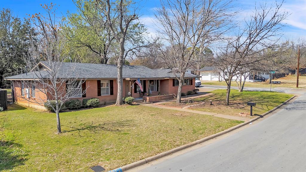 709 Hurstview Drive — photo