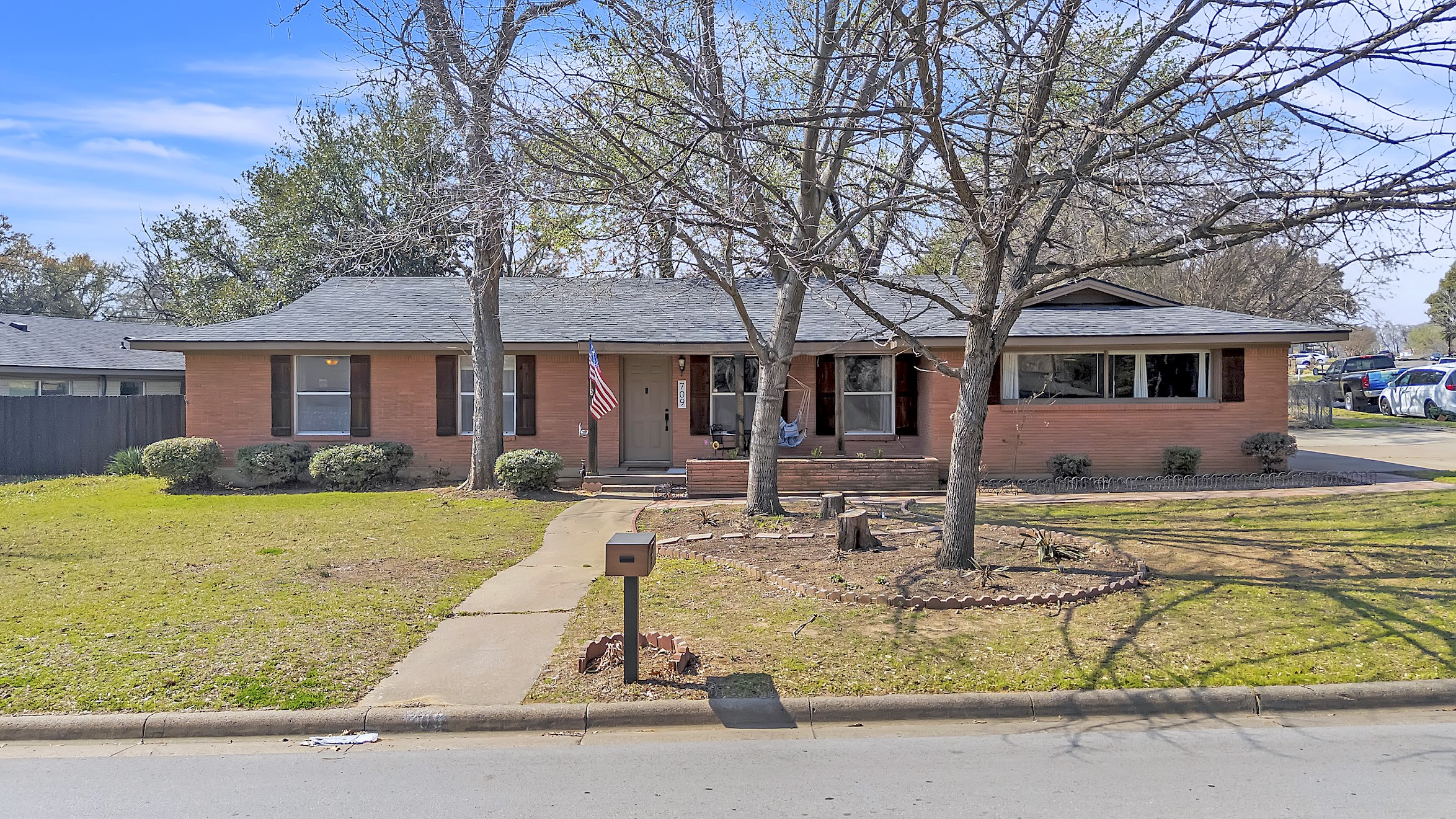 709 Hurstview Drive, Hurst, TX 76053 — photo 3