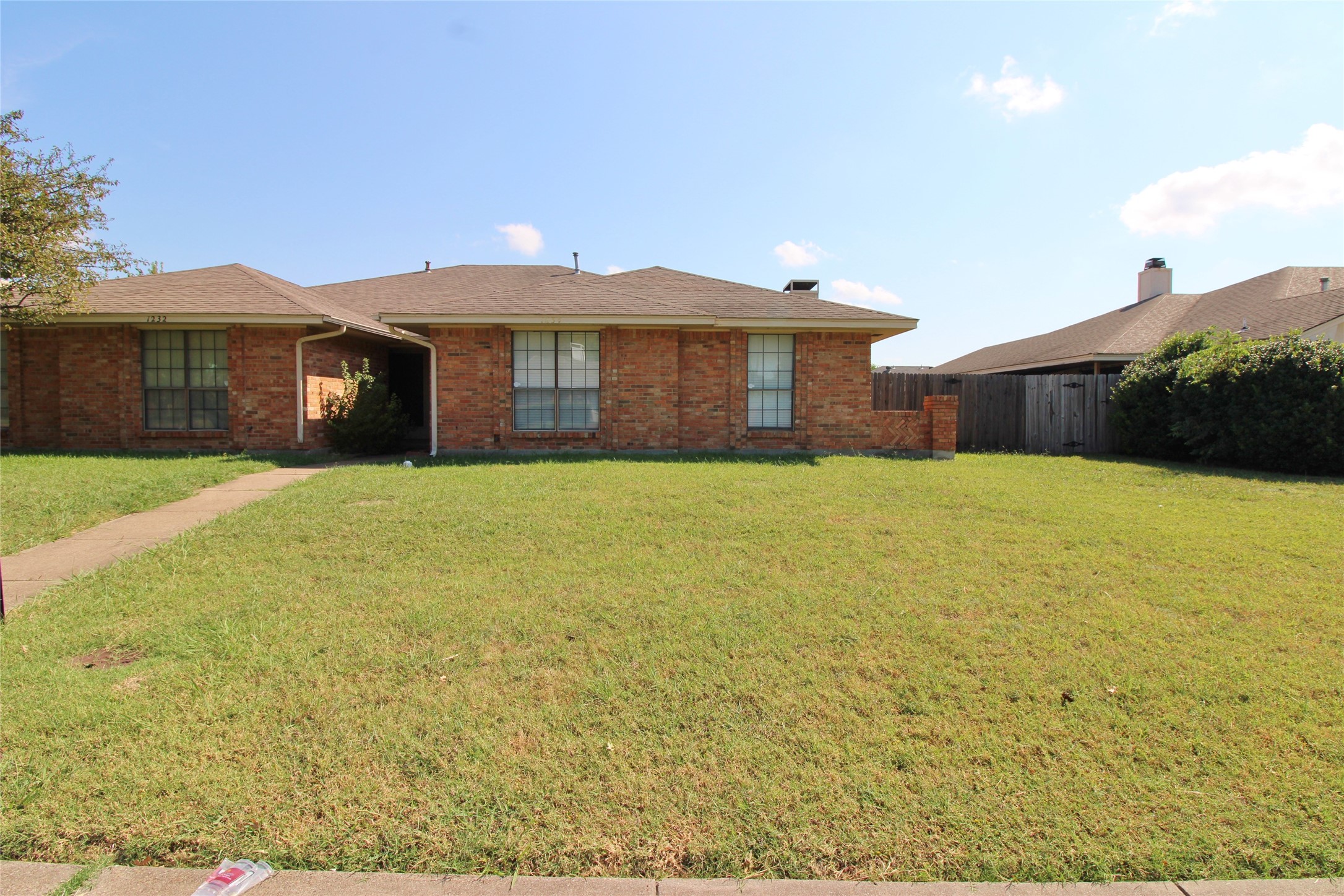 1234 Mockingbird Lane — photo