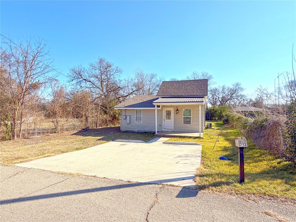 203 W Nolan Street — photo