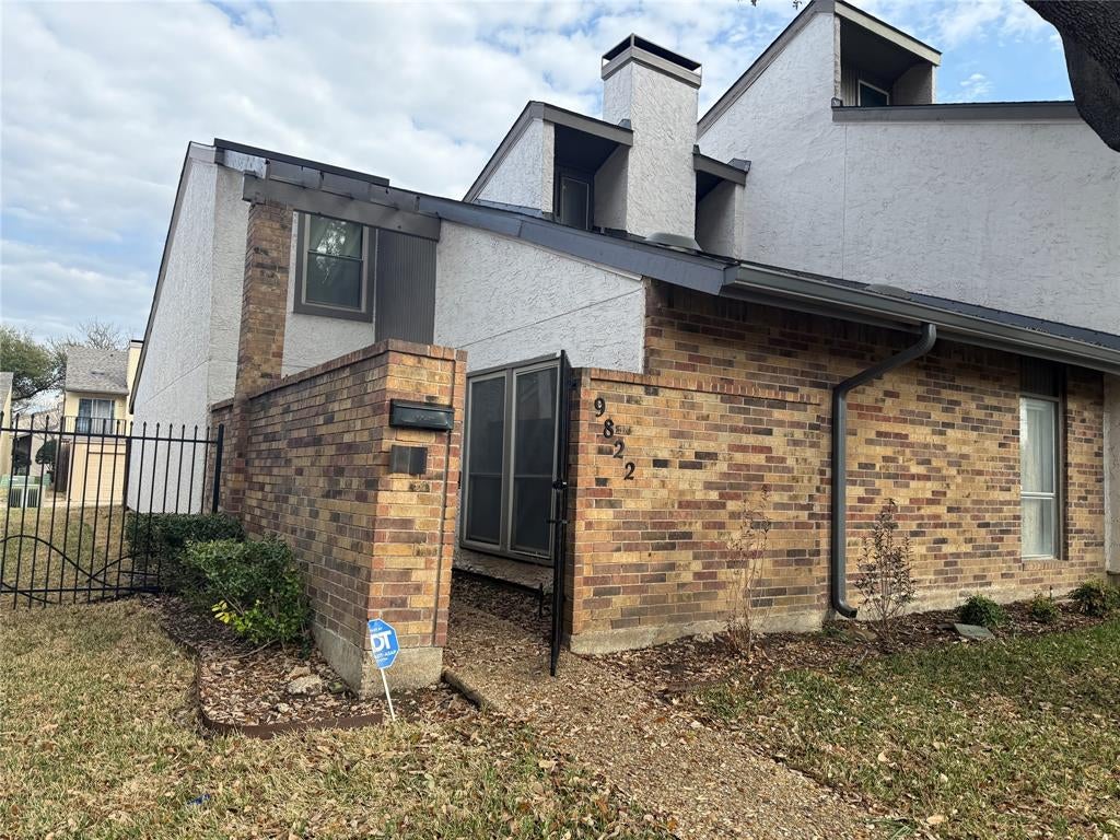 9822 Amberton Parkway — photo