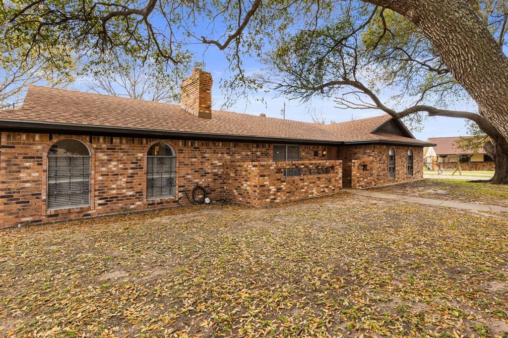 918 Saint Charles Court — photo