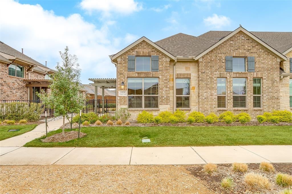 1020 Foxglove Lane — photo