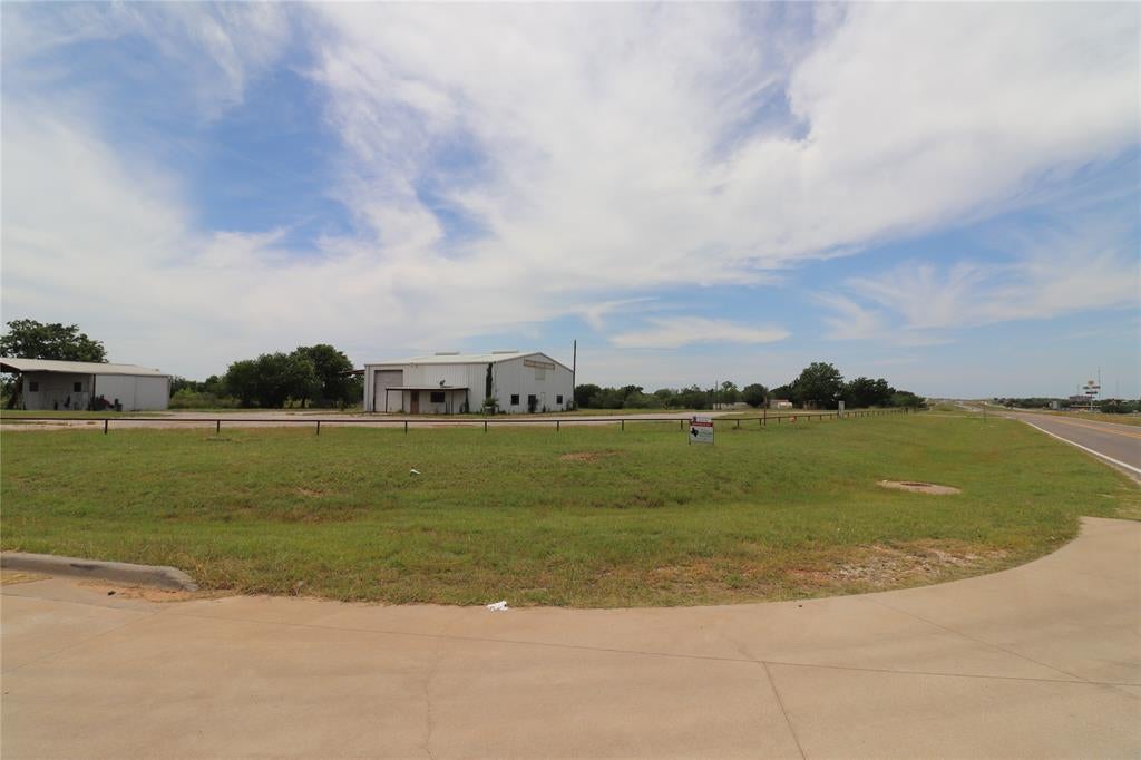 604 US Highway 287 S — photo