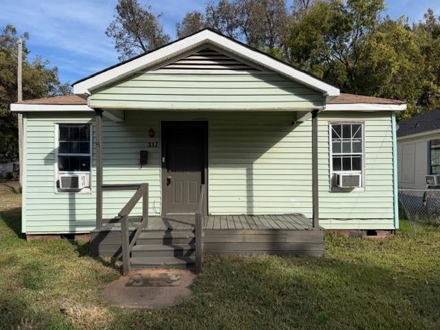317 Kelly Street — photo