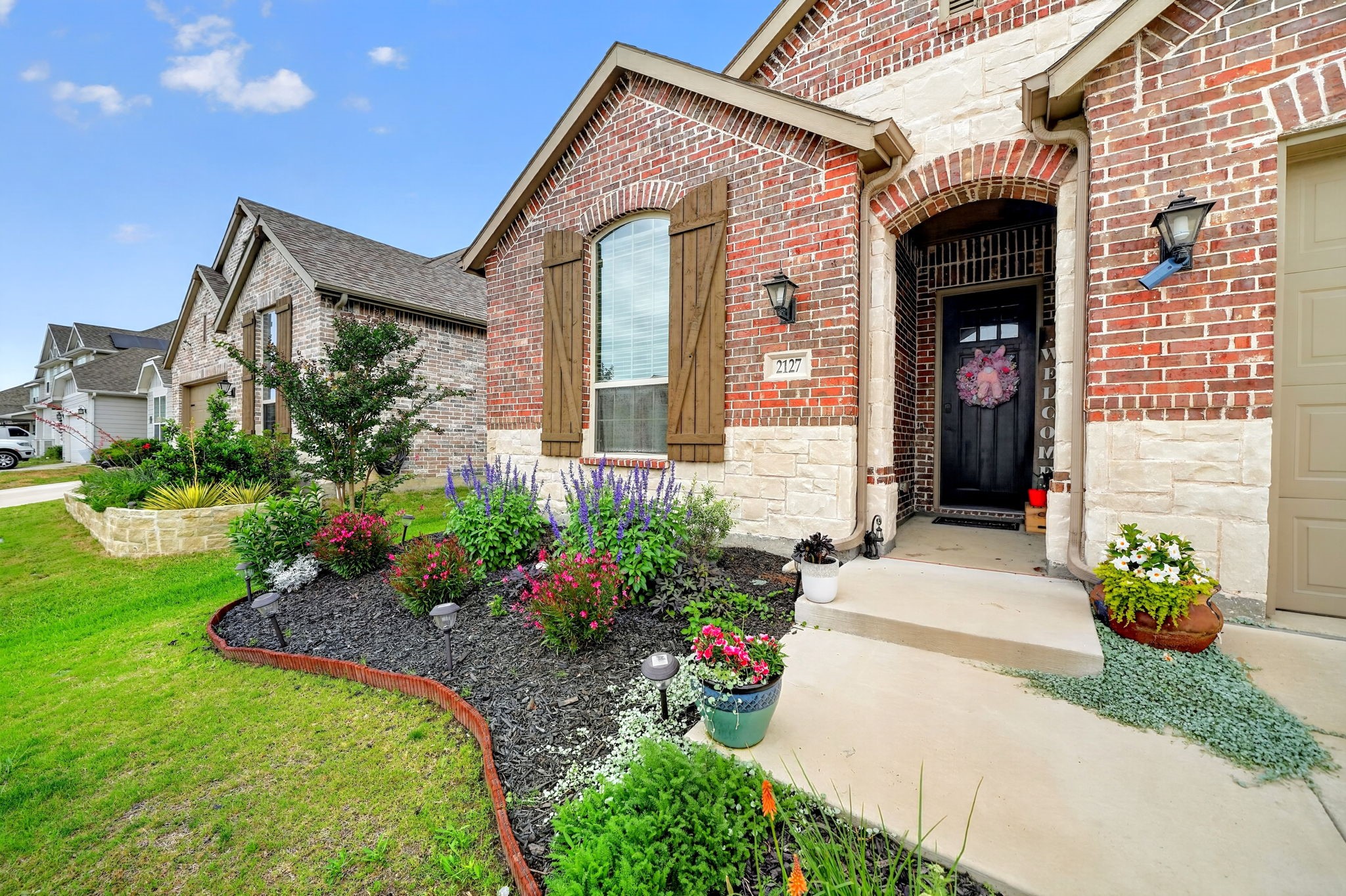 2127 Mossbrook Drive — photo