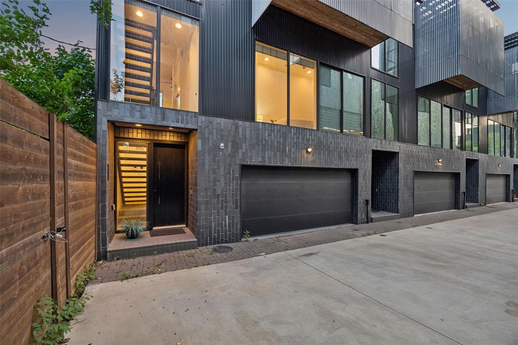 4828 Caxton Court — photo