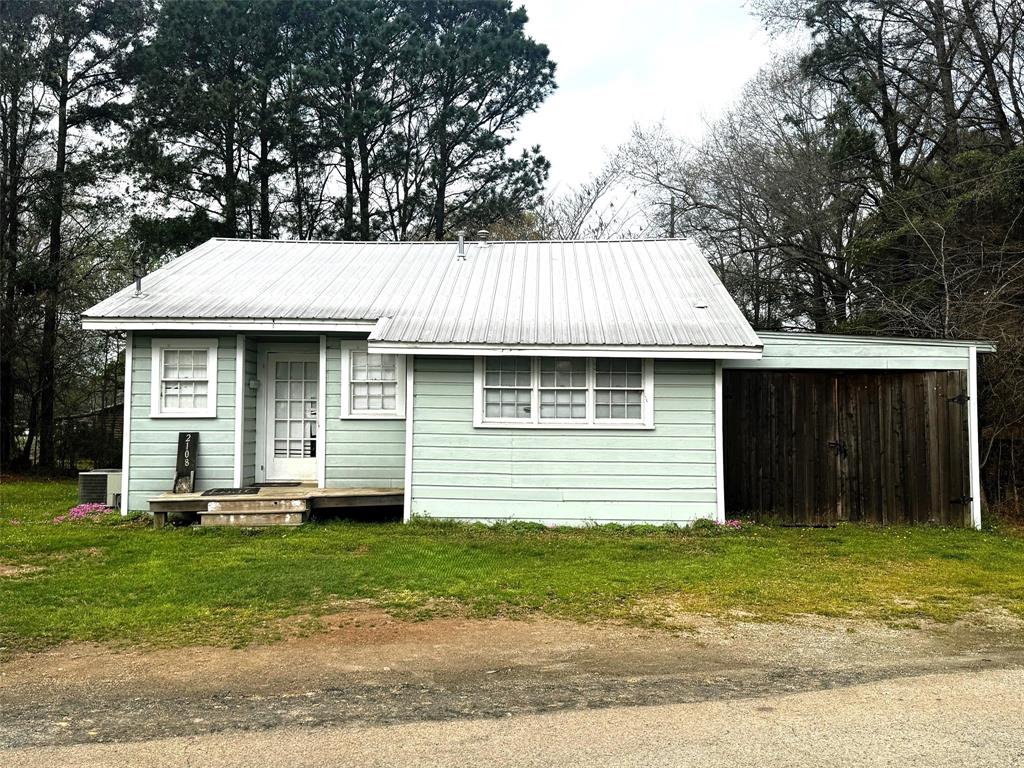 2108 CR 4110 — photo