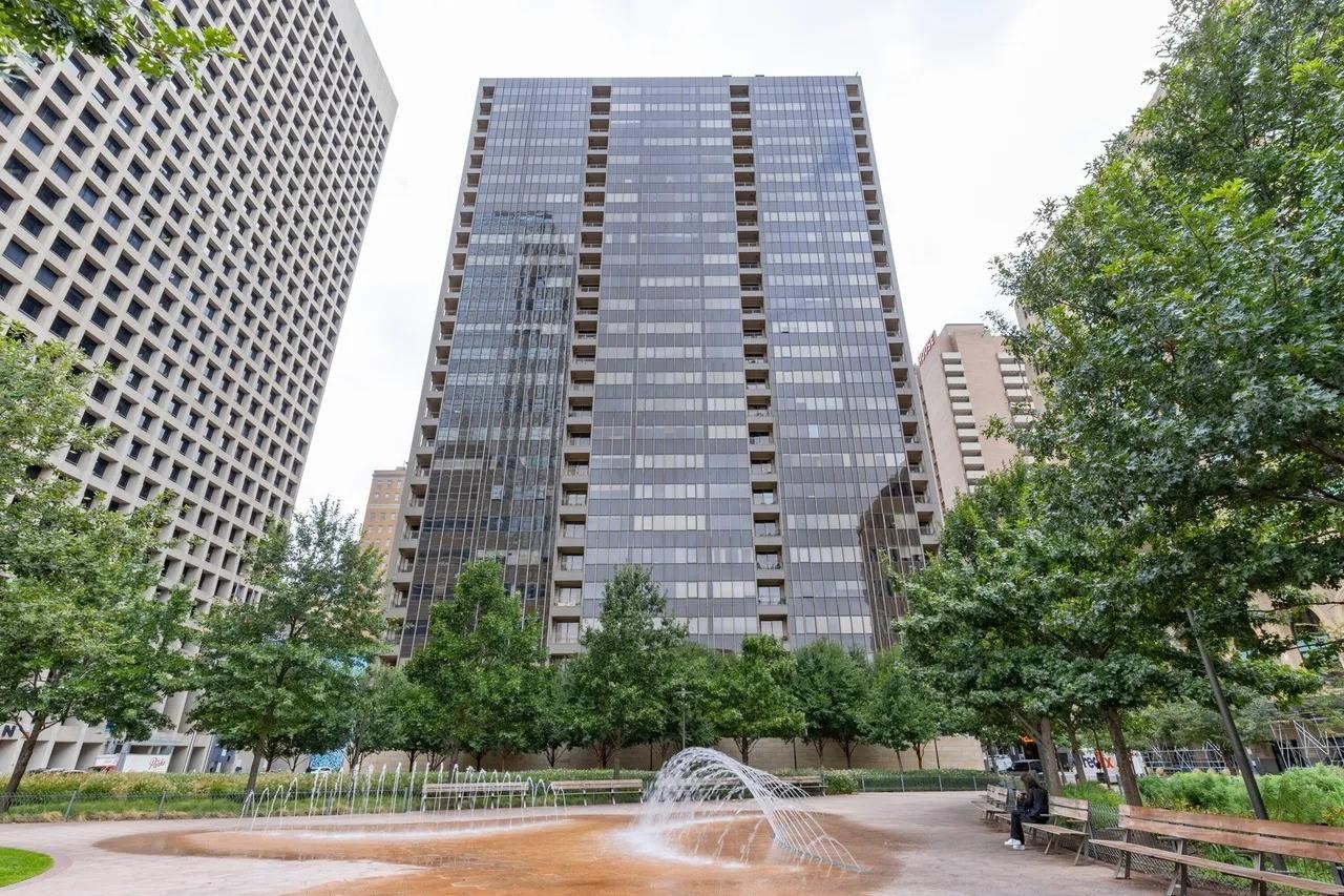 1200 Main Street 902 — photo