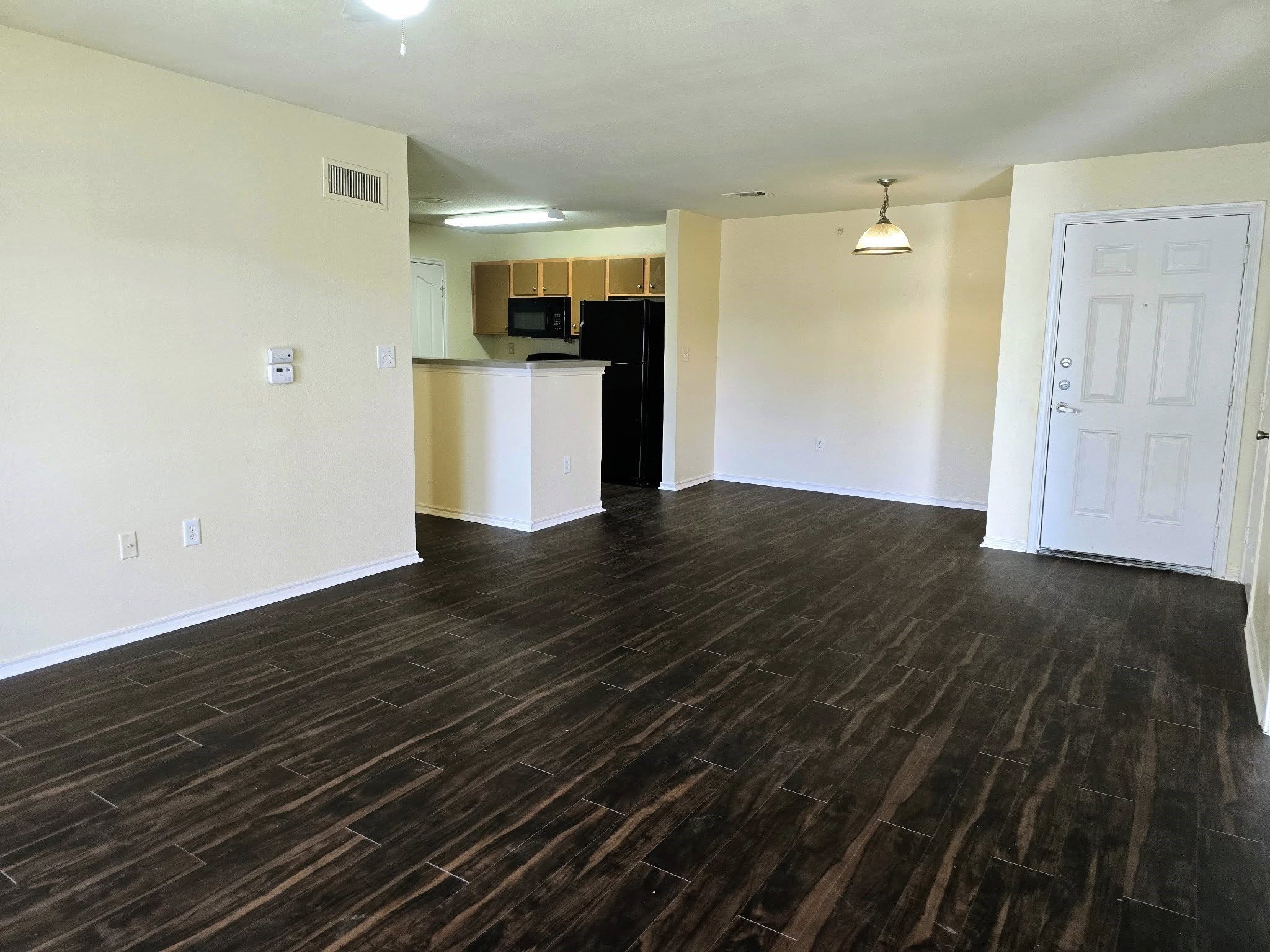 1001 Redwood Avenue — photo