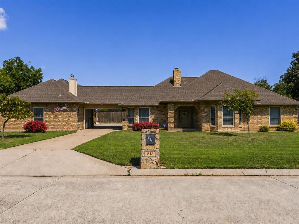 813 Shady Creek Drive — photo