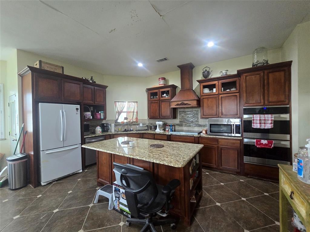 808 Shady Brook Lane — photo