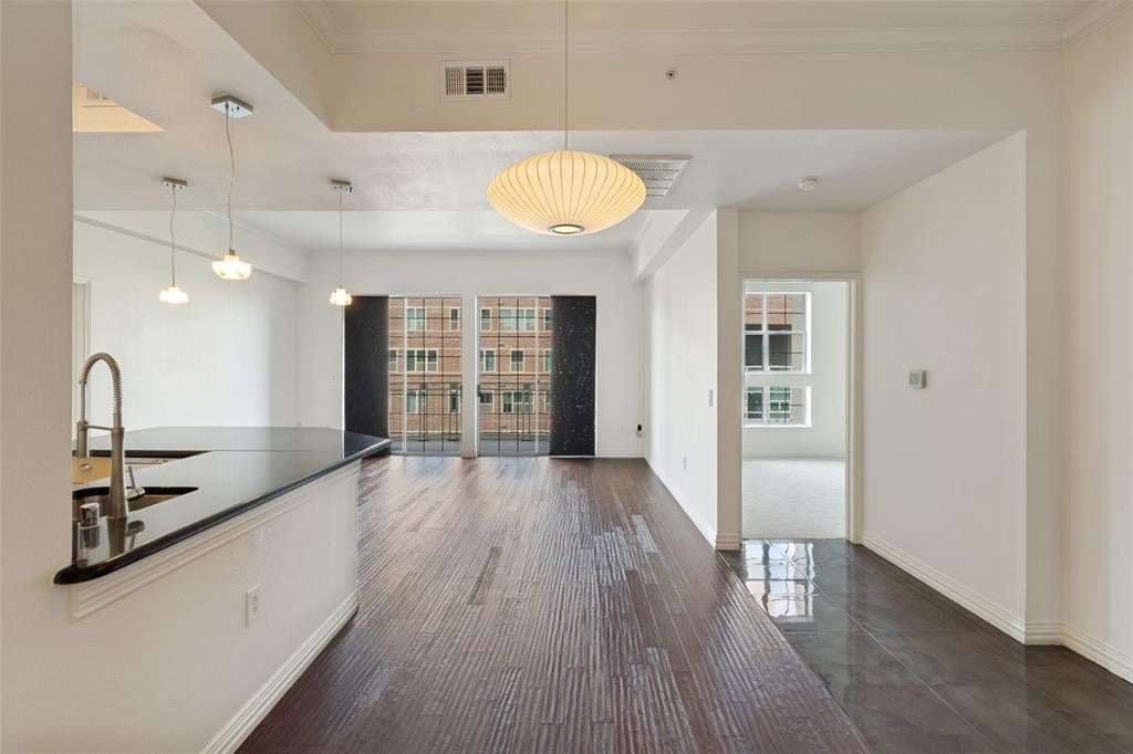 3225 Turtle Creek Boulevard 520 — photo