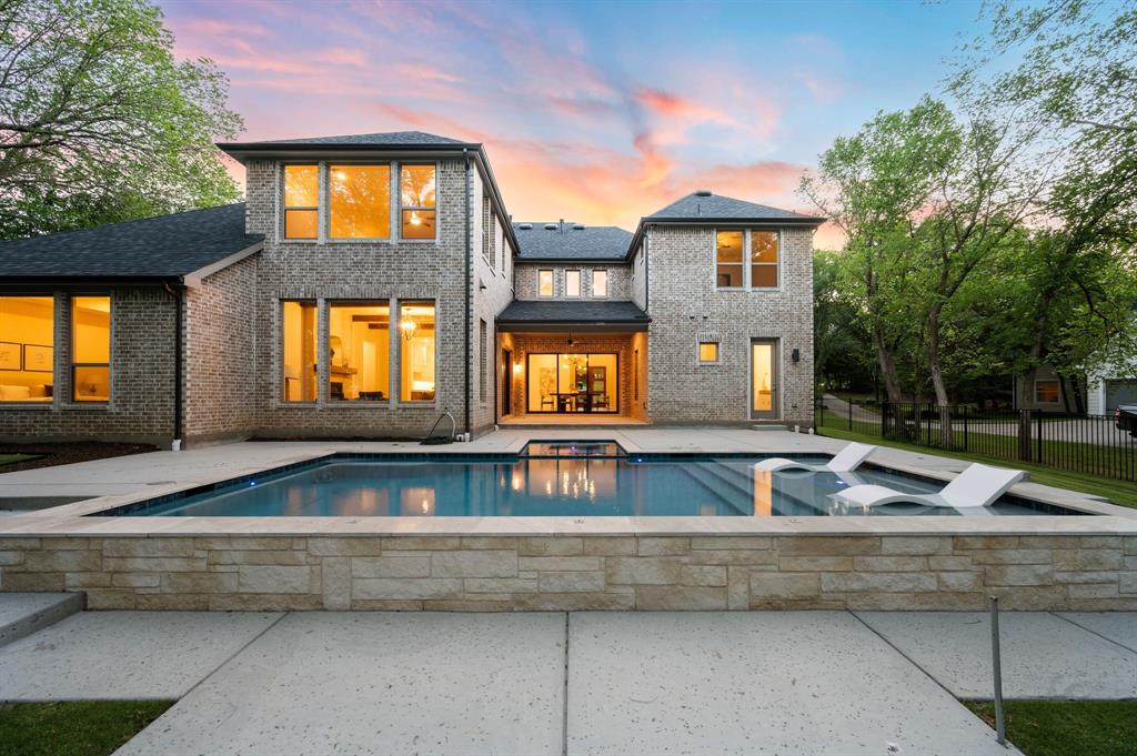 2131 Ravenwood Drive — photo