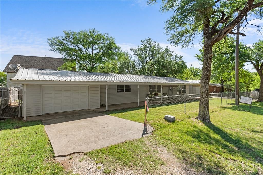 116 CR 1751 — photo