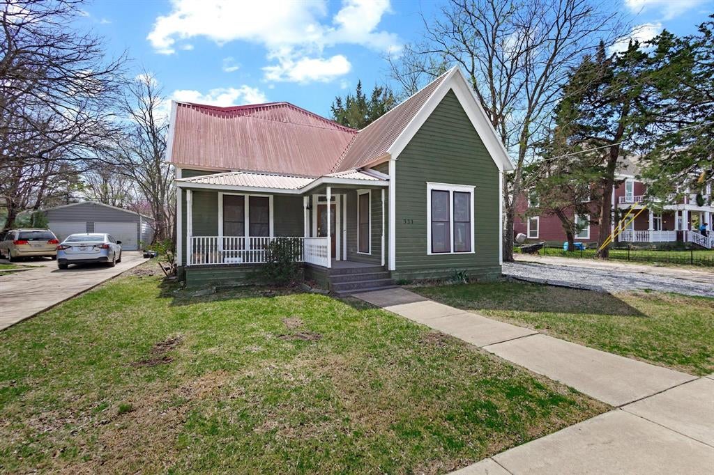 331 W Grand Street — photo